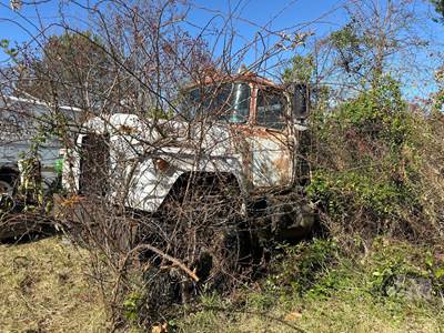 Mack R Salvage Truck