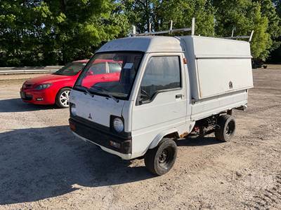 Mitsubishi Minicab Salvage Truck