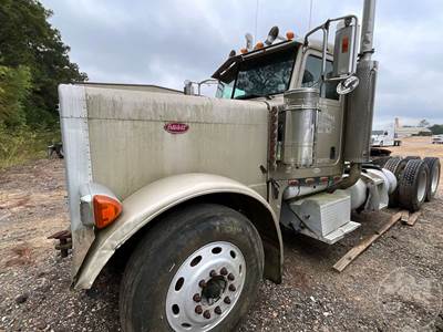 Peterbilt 379 Salvage Truck