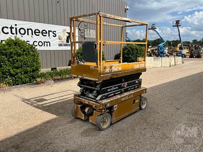 Skyjack SJIII 3219 Scissor Lift