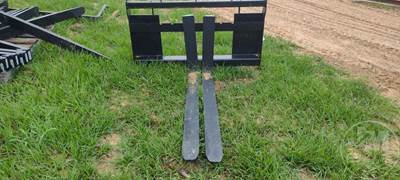 Unused AGT 48 Inch Forks with Mast, Universal Skid Steer Mount