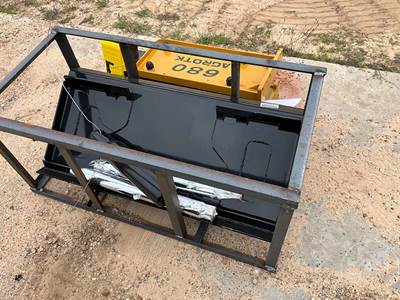 AGT SSHH680 Hydraulic Hammer Skid Steer Attachment with 75MM Chisel