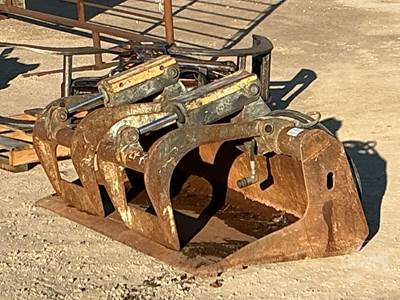 Bobcat GRPL 74 INDL BKT Skid Steer Attachment