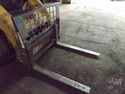 Caterpillar 36" SSL FORK Skid Steer Attachment