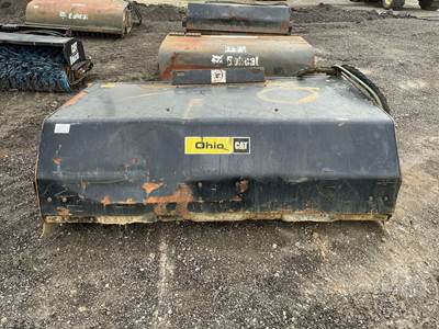 Used Caterpillar BU118 Box Broom Skid Steer Attachment, 76 Inch Universal Skid Mount