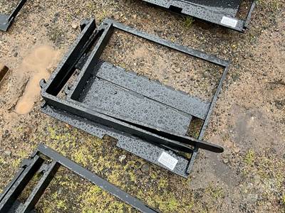 Unused FUTURE 30 Inch Forks with Mast, Mini Skid Steer Mount