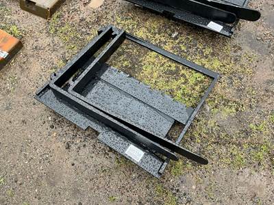 Future 30 Inch Forks with Mast, Mini Skid Steer Mount