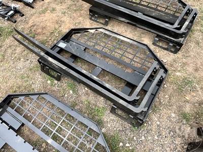 Future 60" Skid Steer Forks with Mast, Universal Mount