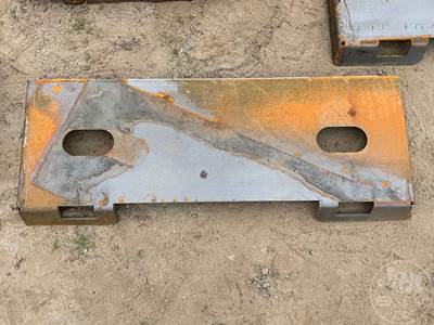FUTURE Universal Skid Steer Mounting Plate