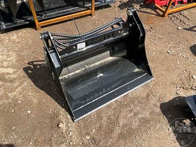 Future FT-XKH39F 39 Inch 4-IN-1 Bucket, Mini Skid Steer Mount