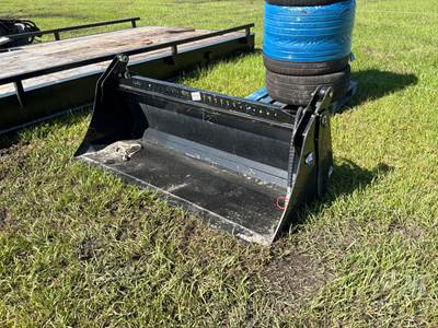 GIYI 70 Inch Multi-Purpose Bucket Skid Steer Attachment, Universal Skid Mount