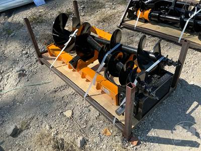 Unused GIYI Hydraulic Auger Skid Steer Attachment, Universal Mount, 8", 12" & 16" Augers