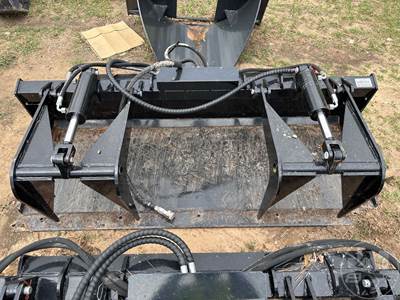 GIYI 73 IN. HYDRAULIC DUAL CYLINDER GRAPPLE BUCKET Skid Steer Attachment