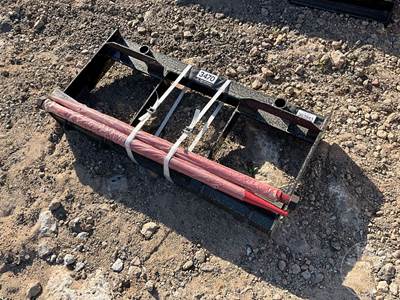 Unused GIYI BF47 47" Bale Spear Skid Steer Attachment