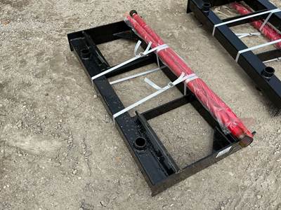 GIYI BF47 Bale Fork Skid Steer Attachment, Universal Skid Mount
