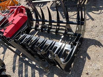 Unused GIYI CLG72 72 Inch Universal Skid Steer Mount Attachment