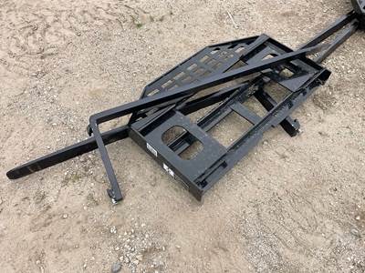 Unused GIYI CYHC 60" Forks, Universal Skid Steer Mount