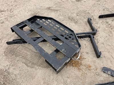Unused GIYI CYHC Skid Steer Forks, Universal Skid Mount, 60" Fork Length