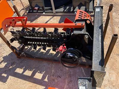 GIYI D39 Skid Steer Attachment