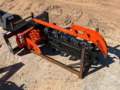 GIYI D39 Skid Steer Attachment