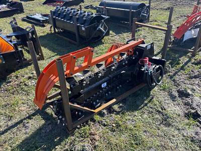 GIYI D39 Skid Steer Attachment