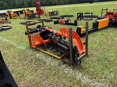 GIYI D39 39 Inch Trencher Mini Skid Steer Attachment