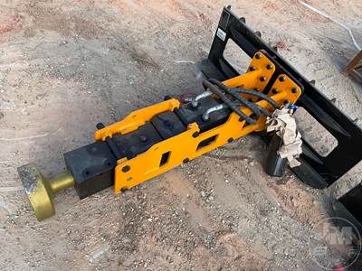 GIYI D680 Skid Steer Attachment