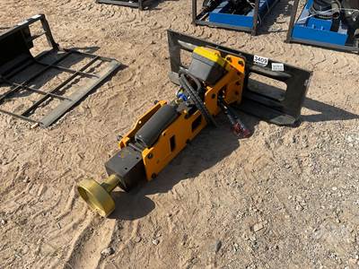 GIYI D680 45" Hydraulic Hammer Skid Steer Attachment, Serial # DZC6802602145
