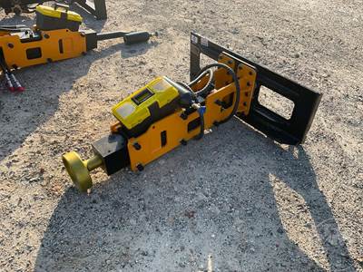 Unused GIYI D680 45 Inch Post Driver, Universal Skid Steer Mount