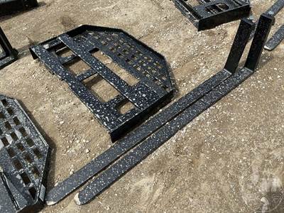 Unused GIYI DHC 59 Inch Skid Steer Forks, Universal Mount, 2650 lb Max Weight