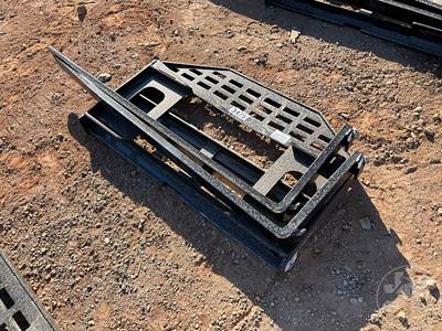 2026 GIYI DHC 60" Forks with Mast Skid Steer Attachment