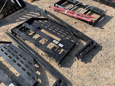 GIYI DHC Skid Steer Forks with Mast, Universal Skid Mount, 45"/60" Forks