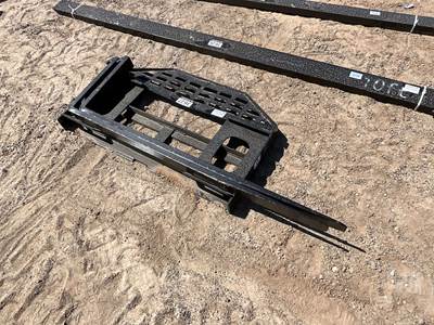 Unused GIYI DHG 60" Forks with Mast, Universal Skid Steer Mount