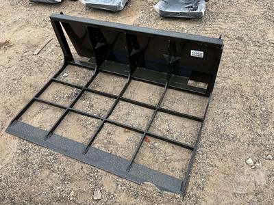 GIYI DPDQ Skid Steer Attachment