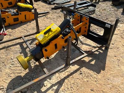 Unused GIYI GY-D680 Post Driver, Universal Skid Steer Mount