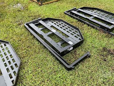 Unused GIYI GY-DHC 60 Inch Forks with Mast, Universal Skid Steer Mount