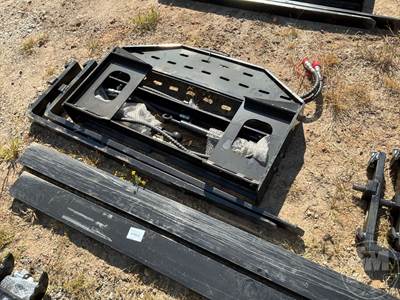 2026 GIYI GY-SF60 60" Skid Steer Forks with Hydraulic Positioner, Universal Mount
