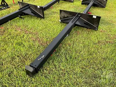 Unused 131 Inch Universal Skid Mount GIYI GY-STB47 Skid Steer Attachment