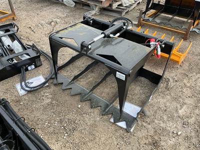 GIYI HWG44 WOOD GRABBER Skid Steer Attachment