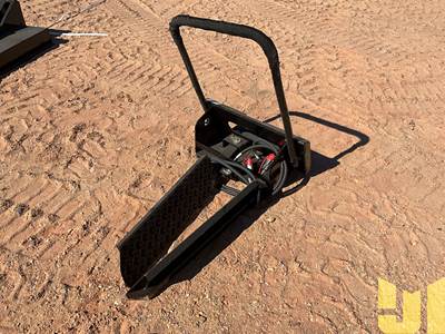 GIYI MHF4439 39 Inch Mini Skid Steer Mount