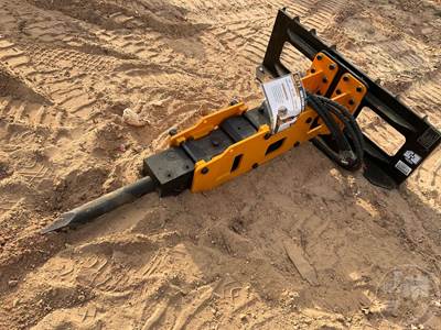 GIYI P680 Skid Steer Attachment