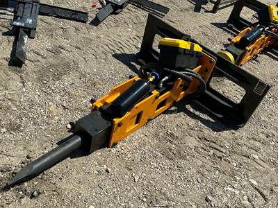 GIYI P680 Universal Skid Mount Skid Steer Attachment