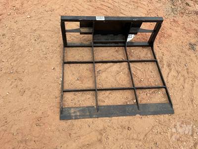 GIYI PDQ Skid Steer Attachment