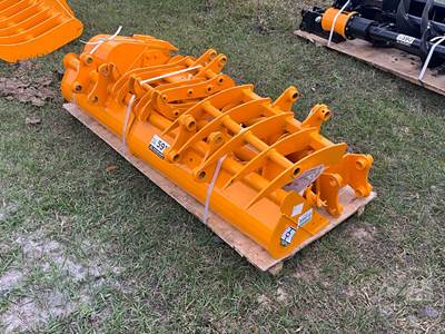 GIYI QTY (8) CAT 301 EXCAVATOR ATTACHMENT Skid Steer Attachment