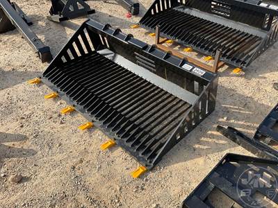 Unused GIYI RB66 66" Rock Bucket Skid Steer Attachment, Universal Skid Mount