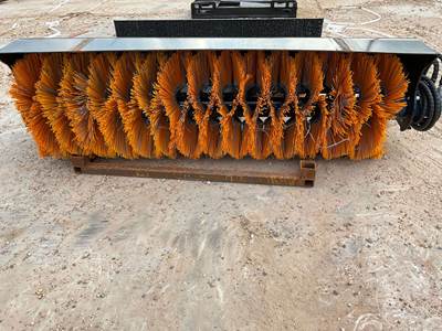 GIYI SE61 Skid Steer Attachment