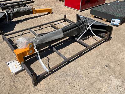 Unused GIYI TBL47 135" Universal Skid Mount Skid Steer Attachment