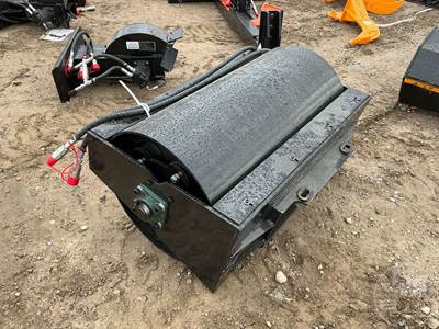 GIYI VR39 VIBRATORY ROLLER Skid Steer Attachment