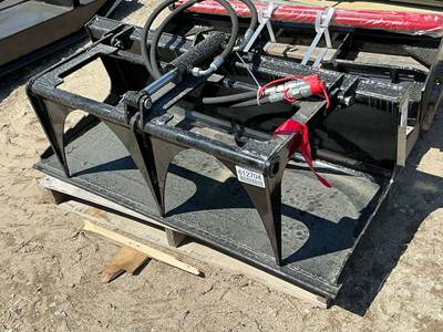 Unused GIYI X-PG44 44" Mini Skid Steer Mount, 47" Max Opening
