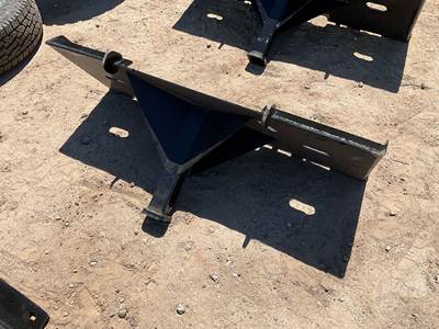 Unused KC Universal Skid Mount Skid Steer Attachment